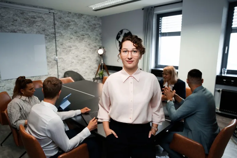 Das Skalieren.ai-Team im Arbeitsgespräch