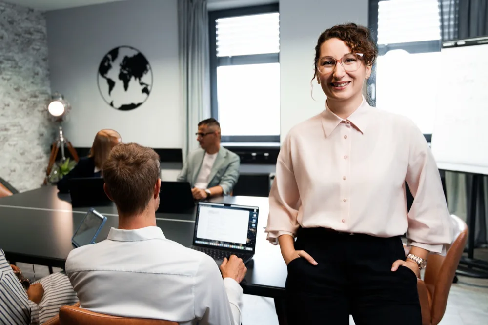 Magdalena Wanke im Team-Meeting bei Skalieren.ai
